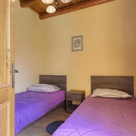 Vikendica 4 Bedroom Stunning In *