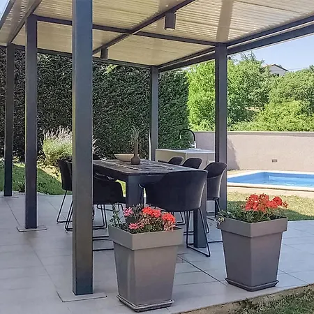 In Labin With Outdoor Swimming Pool Holiday home *