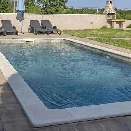 In With Outdoor Swimming Pool * ラビン
