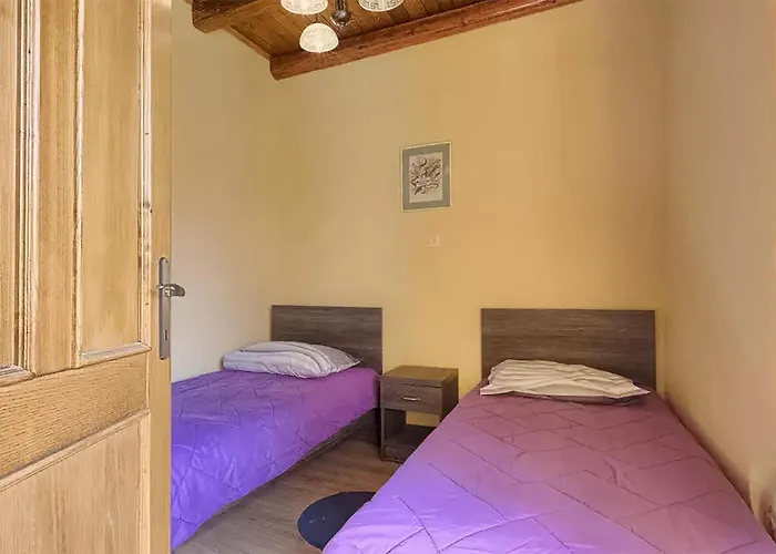 Vikendica 4 Bedroom Stunning In *