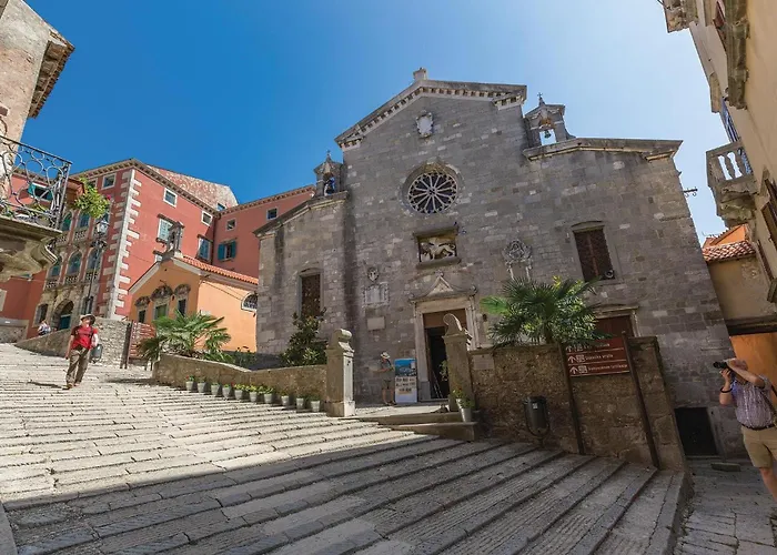 4 Bedroom Stunning In Vikendica