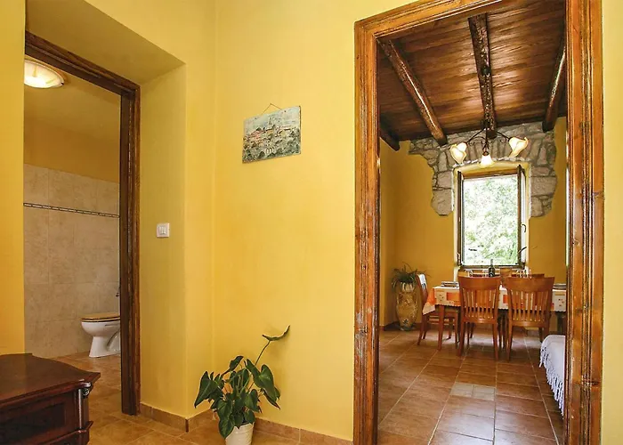 Vikendica 4 Bedroom Stunning In *