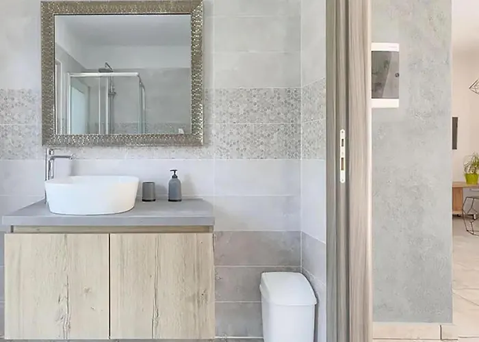 4 Bedroom Stunning In Vikendica *