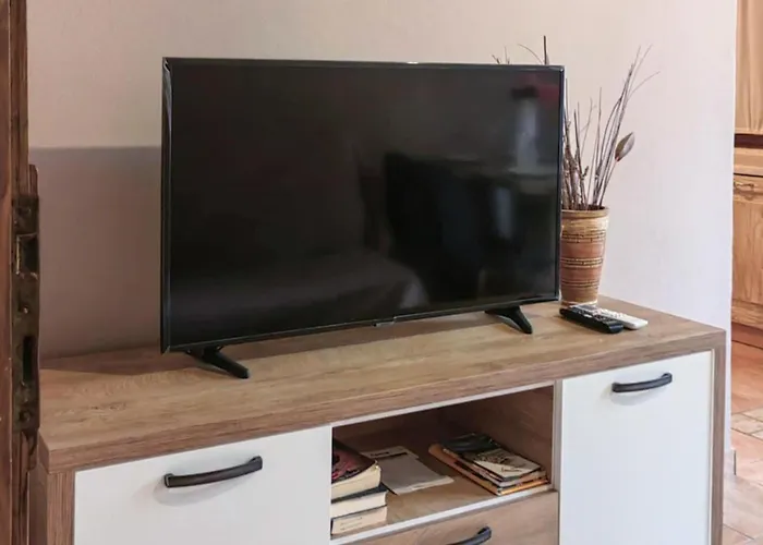 Vikendica 4 Bedroom Stunning In *